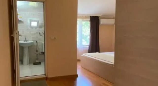 Guest House Lazuri, Book Guesthouse Sarpi 