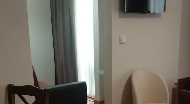 Трёхместный номер Standard с балконом Ambrosia Suites
