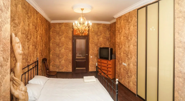 Апартаменты в Киеве, ул. Златоустовская, 50-2