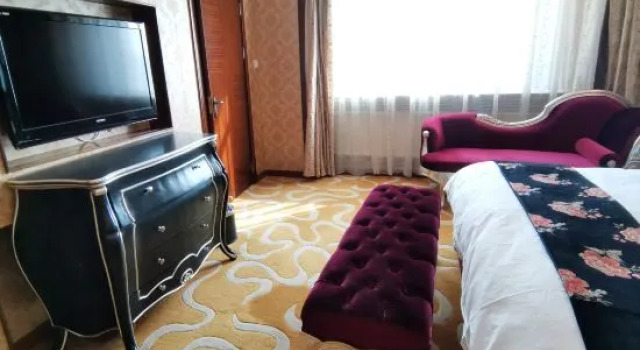 Люкс Business Plaza Holiday Inn Jiayuguan