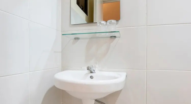 Номер Deluxe RedDoorz at VCat Apartelle Sampaloc Manila