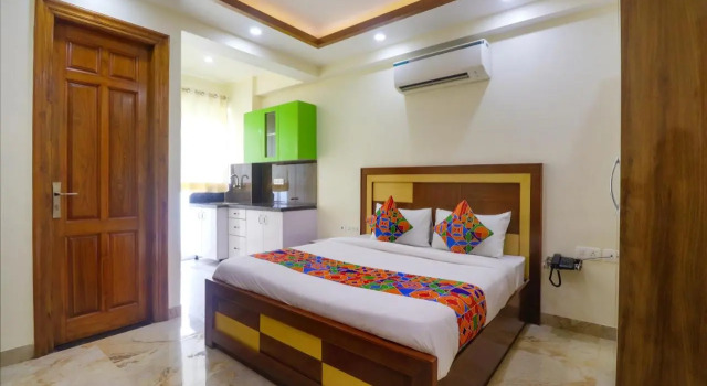 FabHotel Star Corporate Suite - Medicity Gurugram near Medanta Hospital, Забронировать Отель Отели штата Харьяны с парковкой, Парковка