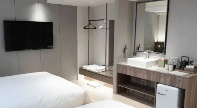 Четырёхместный семейный номер Standard Talmud Hotel Classic Taiwan Boulevard
