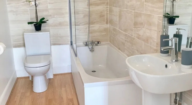 Апартаменты Netley Village Apartment By Your Stay Solutions Short Lets & Serviced Accommodation Netley Southampton With Free Wi-Fi
