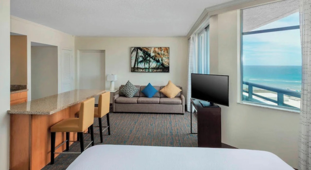Двухместная студия с балконом и с частичным видом на океан Residence Inn Fort Lauderdale Pompano Beach/Oceanfront