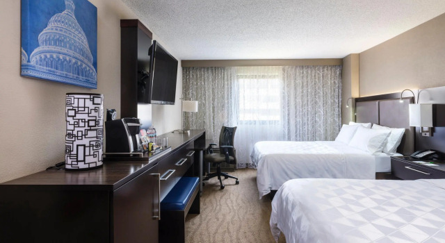 Четырёхместный номер Standard Holiday Inn Washington Capitol-National Mall by IHG
