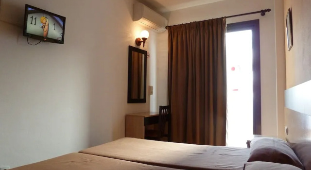 Двухместный номер Standard с балконом Hostal Horizonte
