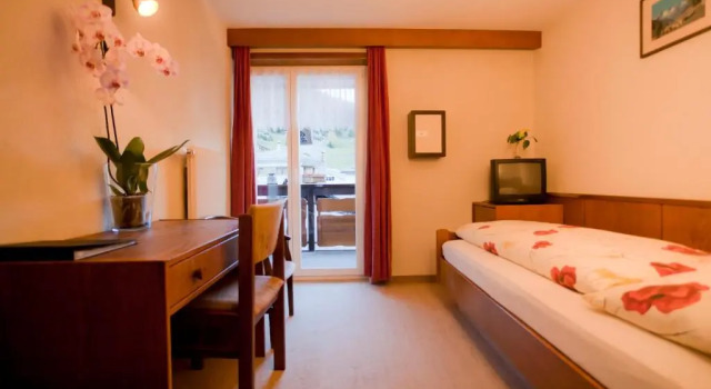 Одноместный номер Standard с балконом Hotel Christiania Saas-Fee