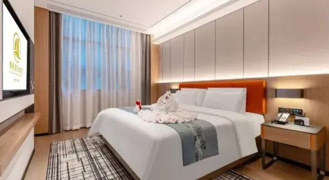 Люкс Deluxe Liang Fan Holiday Inn