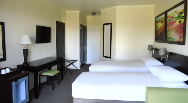 Двухместный номер Standard с видом на бассейн The Caledon Hotel and Spa