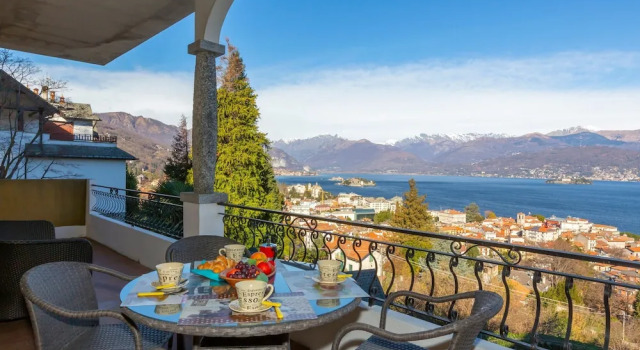 Апартаменты La Rosa Dei Venti Lake View Terrace