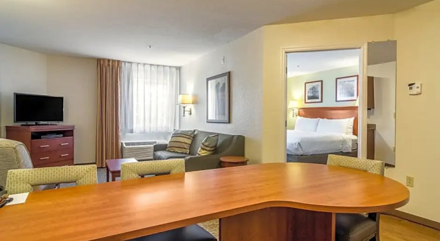 Двухместный люкс c 1 комнатой Candlewood Suites Jacksonville East Merril Road by IHG