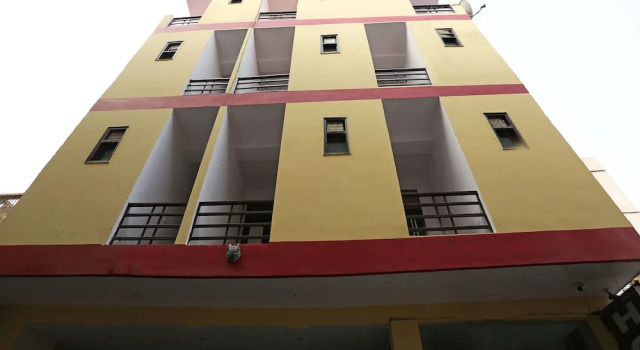 OYO 11407 Hotel Royal King, Забронировать Отель Отели Газиабад с парковкой, Парковка