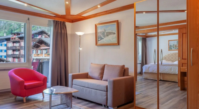 Люкс с балконом и с видом на горы Hotel Beau Rivage