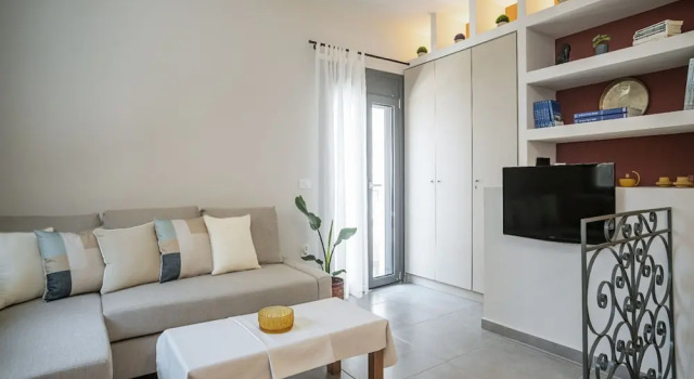 Elegant City Apartment - 250m From Solomos Square