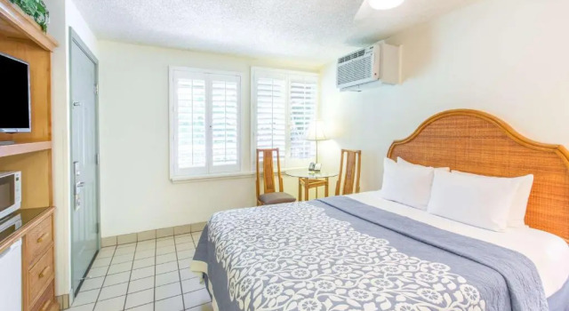 Двухместный номер Days Inn by Wyndham Maui Oceanfront