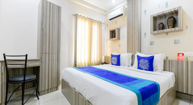 OYO 7077 Reegate Inn, Забронировать Отель Отели Коччи 3 звезды, 3*