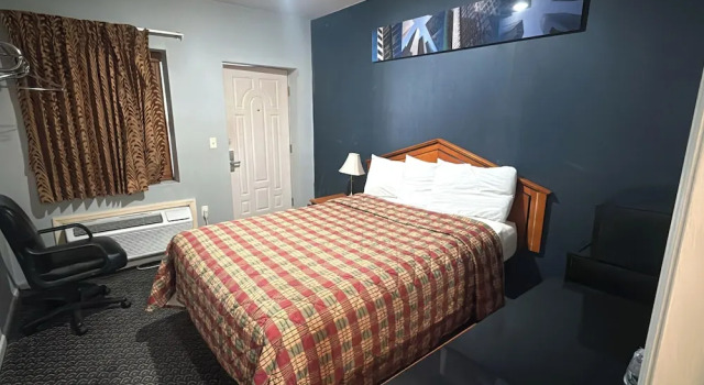 Двухместный номер Standard с балконом At 9 Motel Near Freehold I-195
