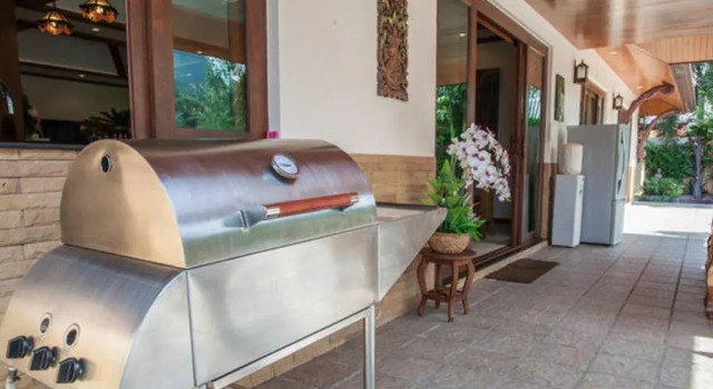 Saifon Villas 5 Bedroom Pool Villa - Whole villa priced by bedrooms occupied, Забронировать Вилла Отели Южного Таиланда с парковкой, Парковка