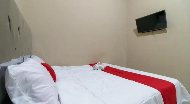 RedDoorz Plus near Palembang Trade Center 2, Boek Hotel Palembang Sumatra
