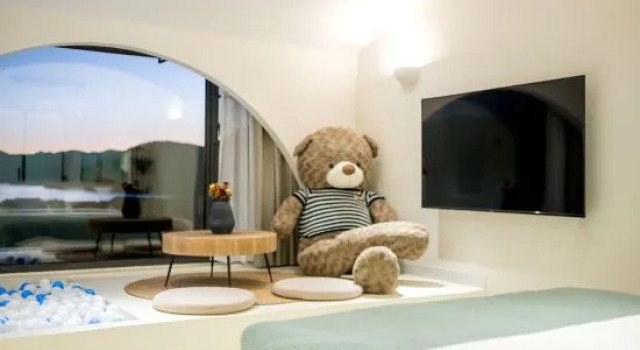 Люкс с видом на озеро Luhu September Luoxi Islander Hostel