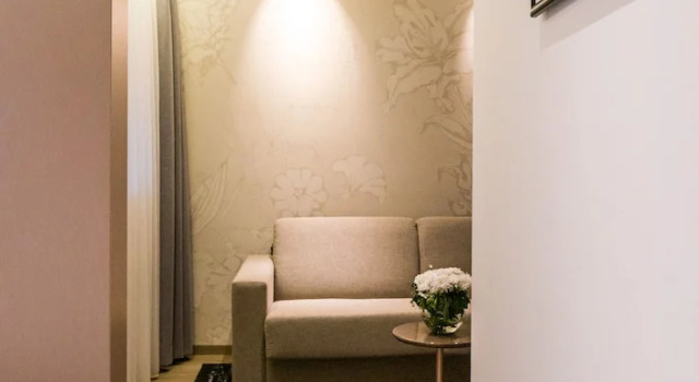 Полулюкс с балконом Emery Hotel