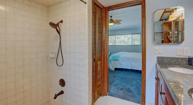 Коттедж Spacious 4 3 Retreat- Heated Pool-playroom