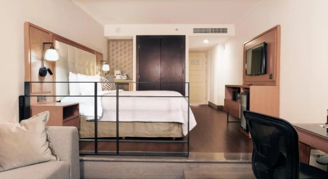 Двухместный номер MS Milenium Monterrey Curio Collection by Hilton