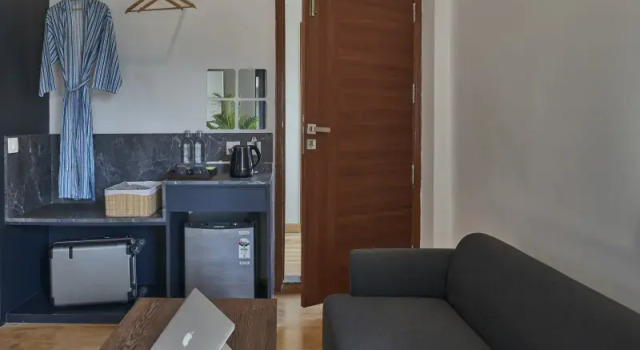 Poshtel VNS