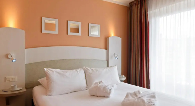 Четырёхместный семейный номер Standard Best Western Astoria