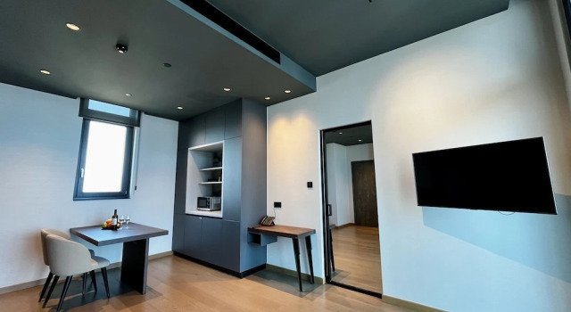 128 LIM - 2106 Stay Only Tower Suite, Boek Appartement Germasogeia 