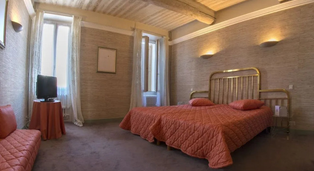 Le Grand Paris, Забронировать Отель Отели в центре Динь-ле-Бен с завтраком, отели в центре Динь-ле-Бен с завтраком