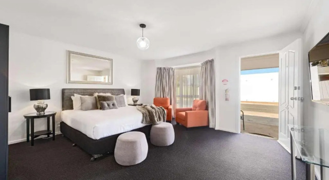 Люкс Luxury Comfort Inn Flinders on Main