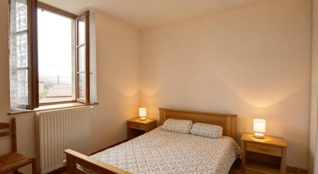 Gîte La Chambonie, 4 pièces, 6 personnes - FR-1-496-196, Book Hotel Hoteller i Noiretable med parkering, Parkering