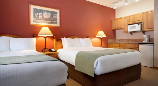 Четырёхместный номер Standard с видом на окрестности Sundance Lodge