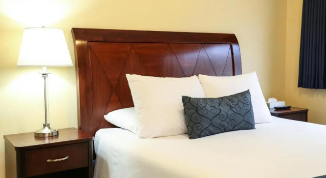 Студия The Hotel Hollywood