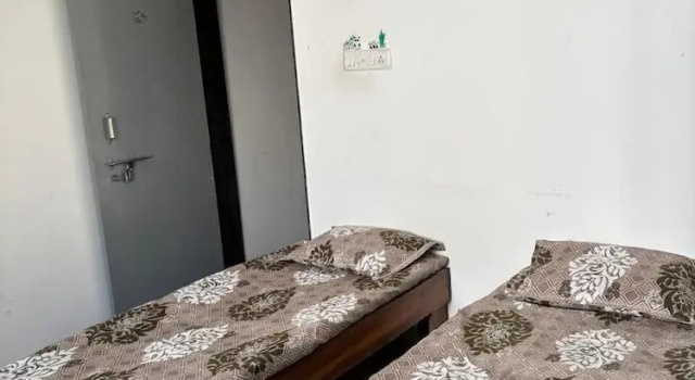 Pihu Girls PG, Rezervovat Hostel Hotely v Gujarat s parkováním, Parkování