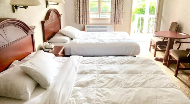 Lyn Aire Motel - Lake George, Buchen Sie Motel Hotels in New York State mit Pool, Schwimmbad