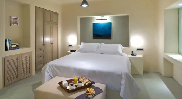 Люкс с красивым видом из окна Voreina Gallery Suites