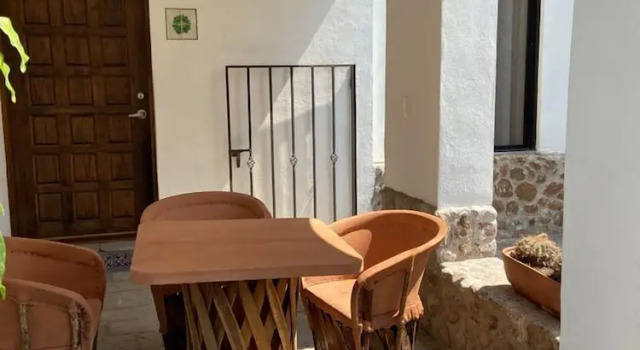 Четырёхместный номер Standard с балконом и с видом на сад Quiote Guest House by Homelyrooms