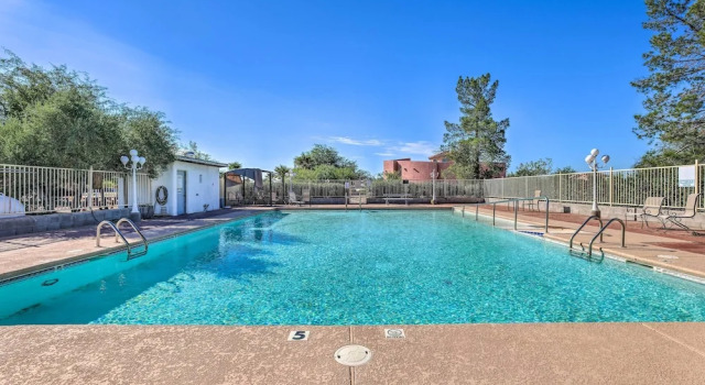 Cozy & Relaxing Eloy Apartment w/ Pool Access, Rezervați Apartament Eloy Arizona