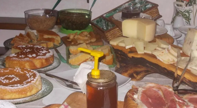 Agriturismo La Valle degli Ulivi, Buchen Sie Hotel Semproniano 