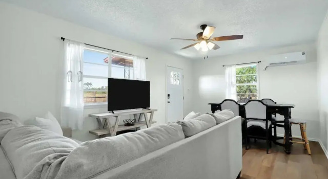 Коттедж Guadalupe Bend Hideaway For 5