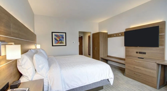 Holiday Inn Express & Suites Charlotte Southwest by IHG, Забронировать Отель Отели Шарлотте с парковкой, Парковка