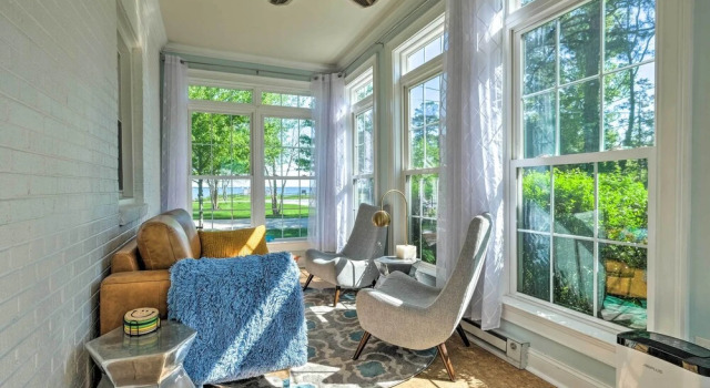 Waterfront North Beach Home ~ 2 Mi to Beach!, จอง บ้านพักตากอากาศ North Beach แมรีแลนด์