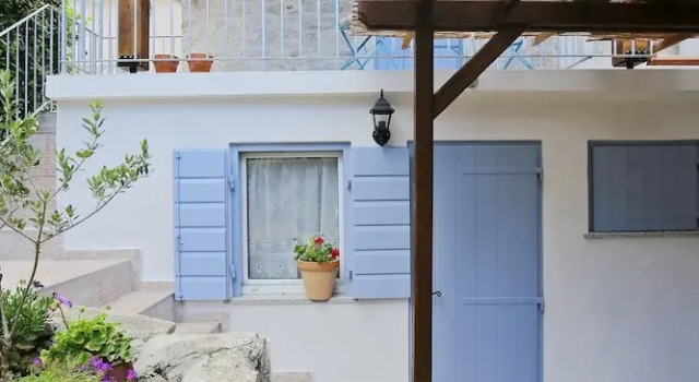 Коттедж Stonehouse by the Sea Zmorac