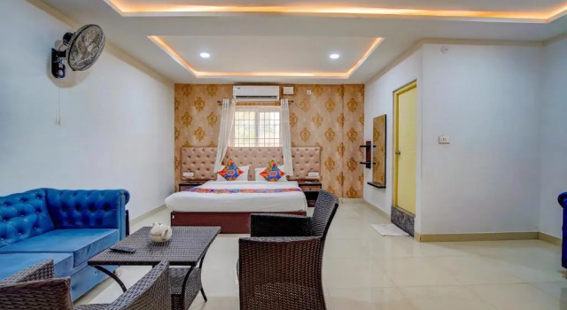 Номер Deluxe Krishna's Landmark Business Hotel