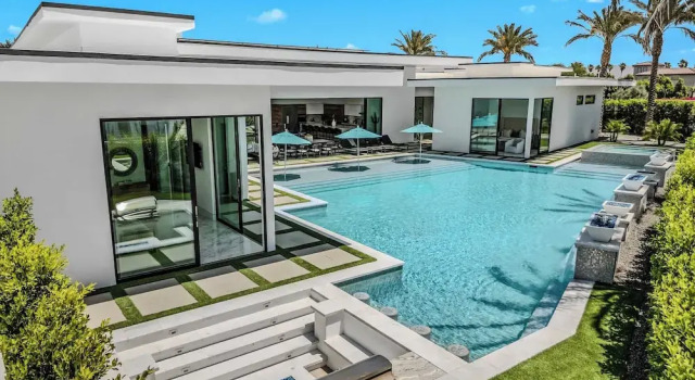 Коттедж Sleeps 54 3 Luxury Villas w/ Pool + Spa, Pickleball Bravo by Avantstay