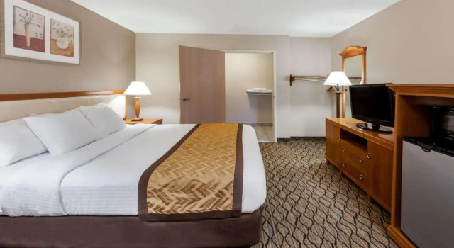 Люкс Red Roof Inn Auburn Hills