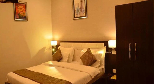 Garden View Hotel, Забронировать Отель Султанпур штат Уттар-Прадеш, рядом с Железнодорожная станция Султанпур